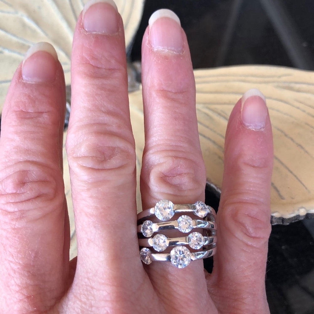 💗Host pick🌈CZ ring size 6 with 4 rows - 8 stones - Picture 6 of 6